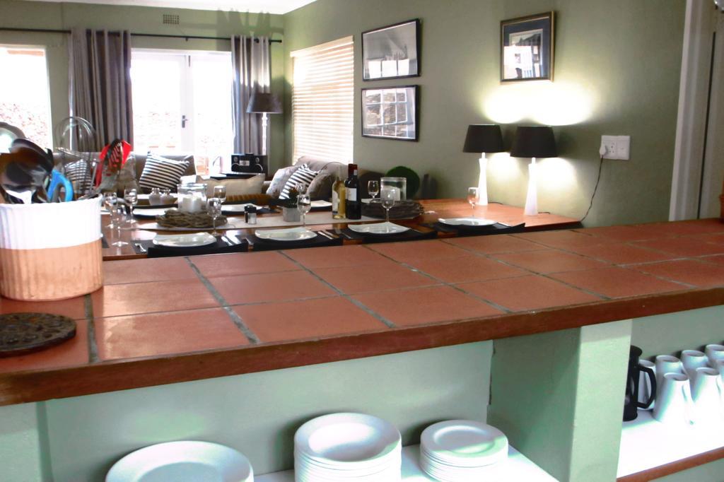 16 On Main Villa Arniston Room photo